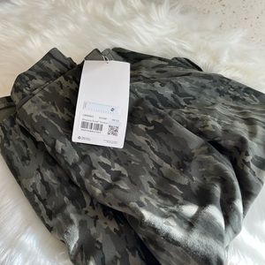 Lululemon Vinyasa Scarf *Cotton
Evergreen Camo Green Multi